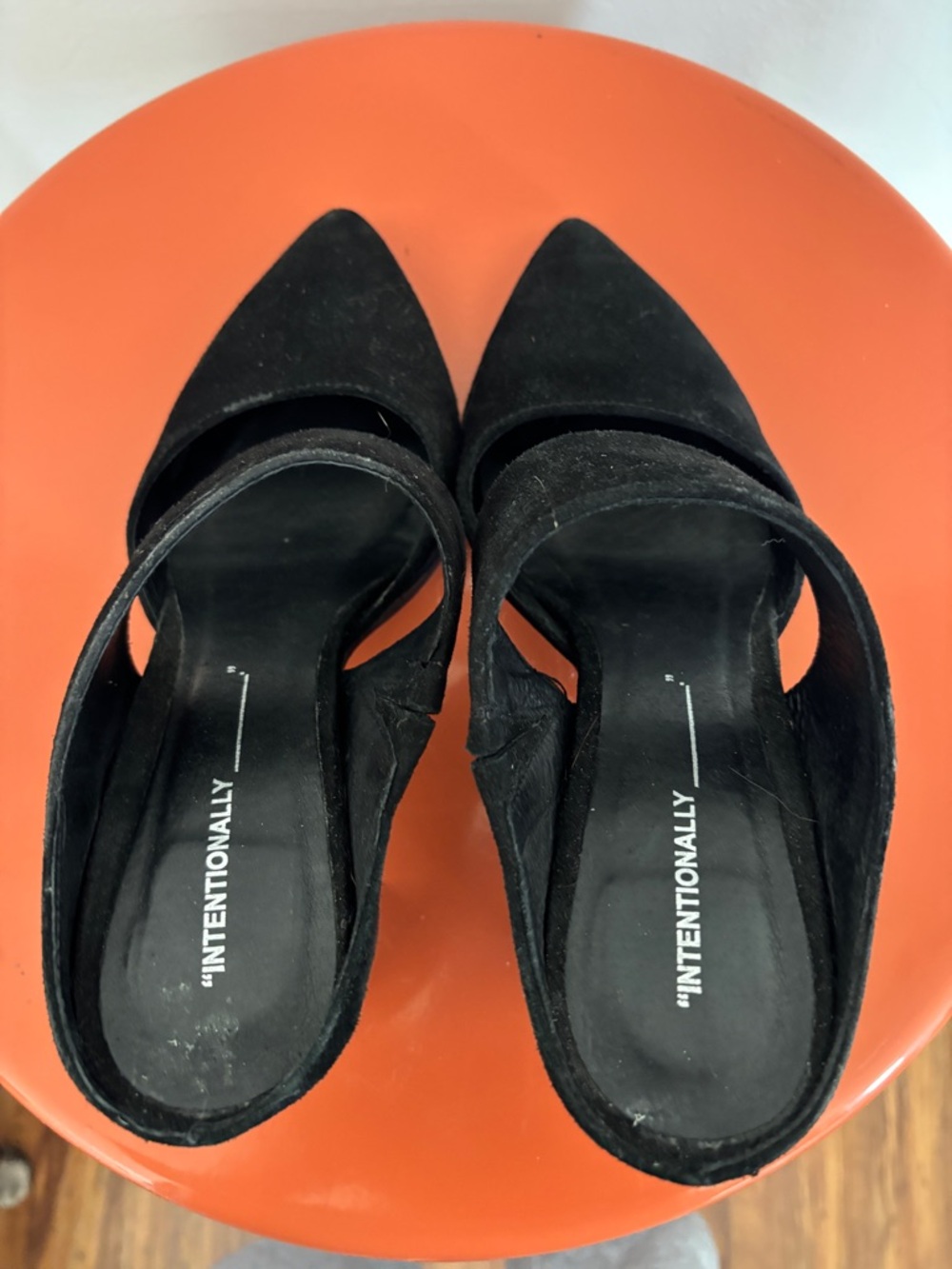INTENTIONALLY BLANK Black Pointed-Toe Block Heel Mules - Picture 4 of 8